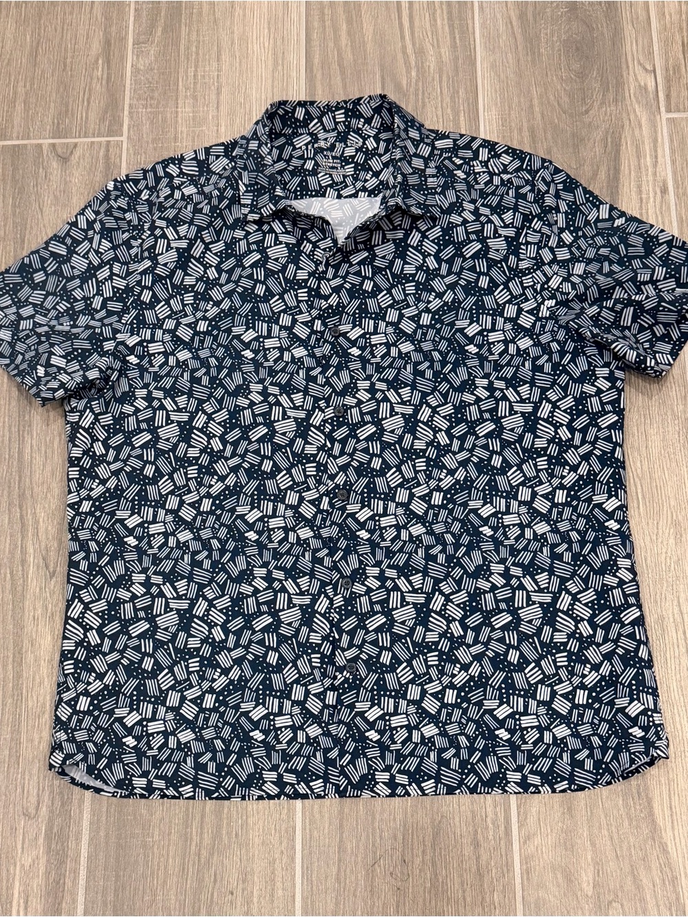 Perry Ellis Slim Fit Stretch XL Short Sleeve Button Down